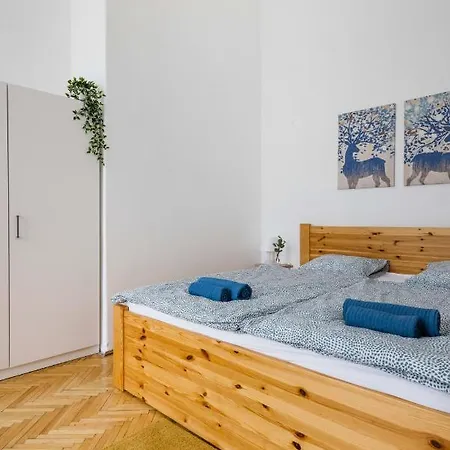 Apartamento Spacious And Bright Family In The Inner City Budapeste