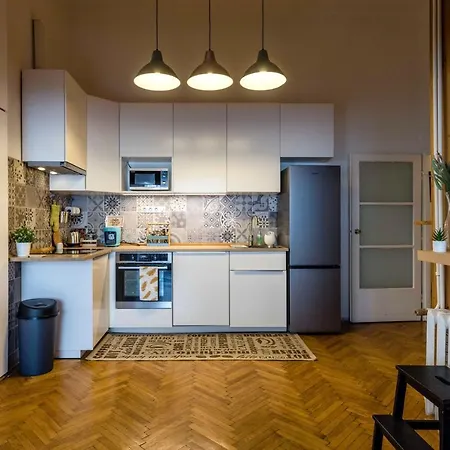 Apartamento Spacious And Bright Family In The Inner City Budapeste